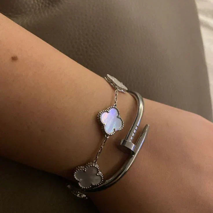 CLOVER | Hvidt-armbånd