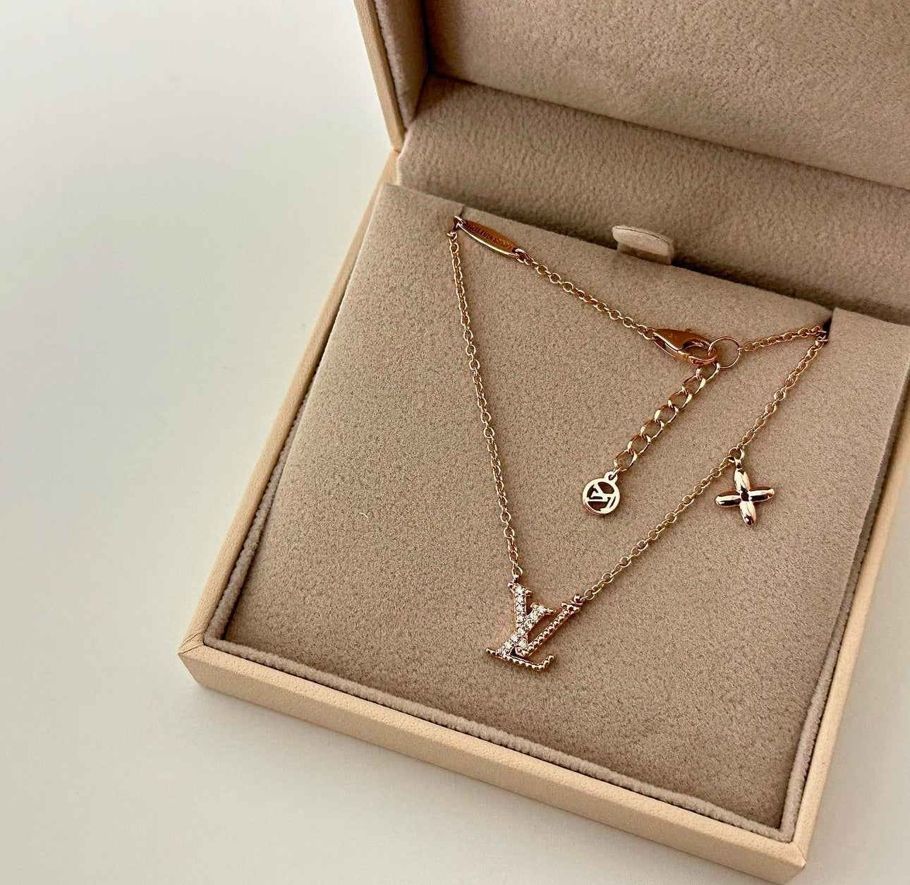 EXCLUSIVE | Almira Halskæde