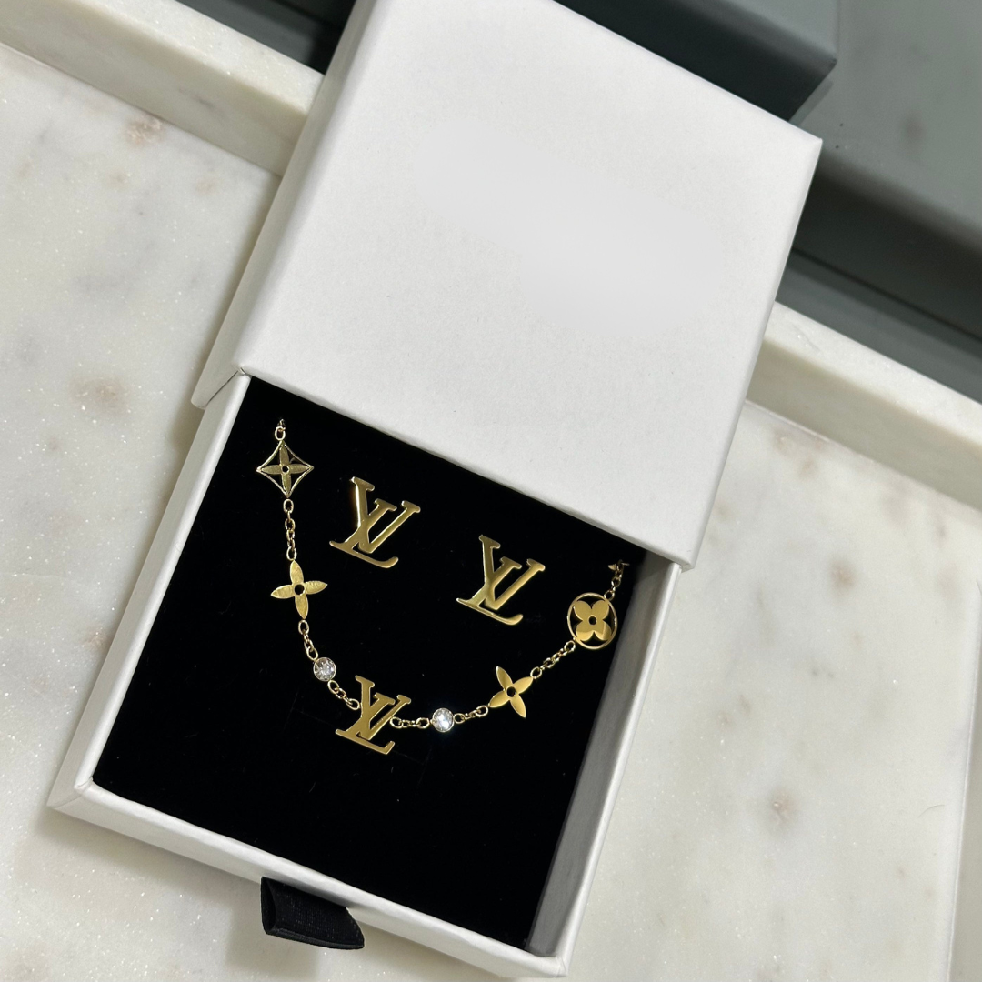 EXCLUSIVE | Lottie Sæt Guld