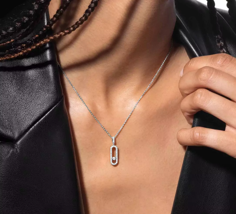 EXCLUSIVE | Mollyanne Uno Lang Halskæde