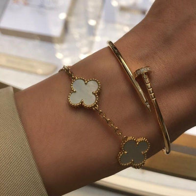 CLOVER | Hvidt-armbånd